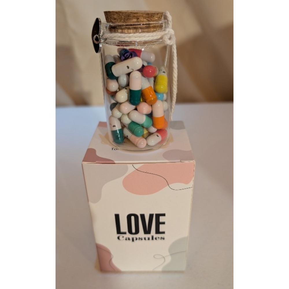 Love Capsules Bottle with Cute Notes New - Picture 1 of 2